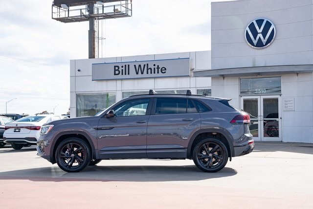 2026 Volkswagen Atlas Cross Sport SEL R-Line photo 3
