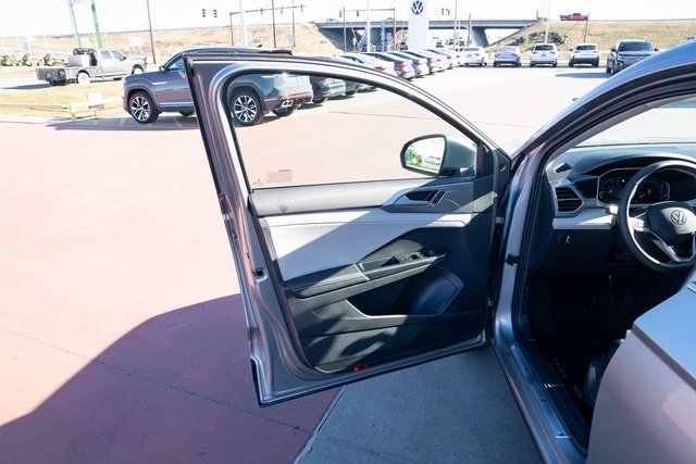 2026 Volkswagen Taos SEL - Photo 11
