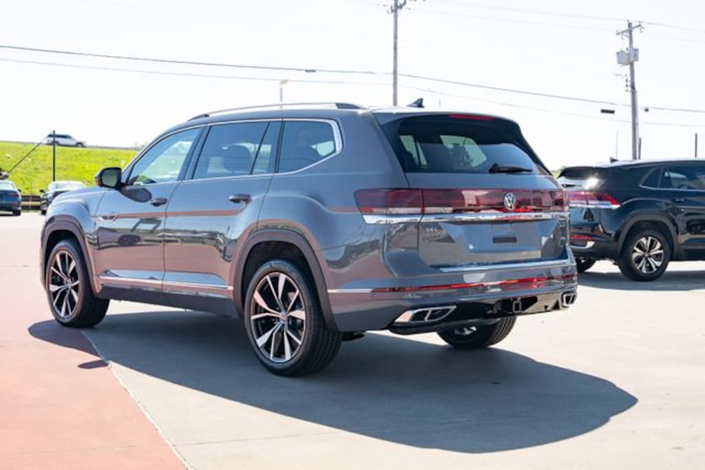 New 2026 Volkswagen Atlas 2.0T SEL Premium R-Line SUV