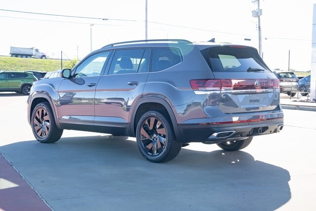 2026 Volkswagen Atlas SE Technology photo 3