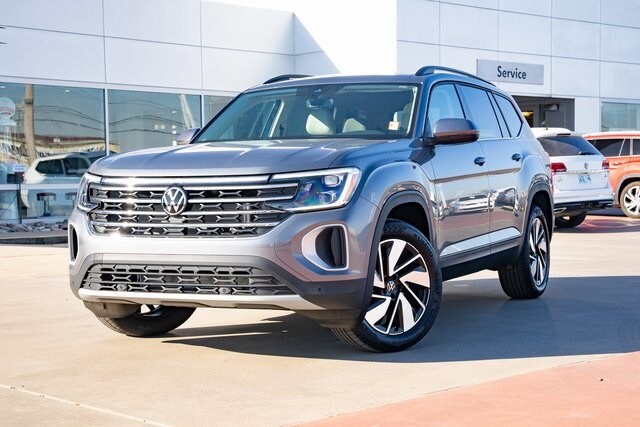 2025 Volkswagen Atlas SE Technology photo 2