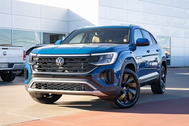 2025 Volkswagen Atlas Cross Sport SE Technology photo 2