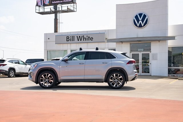 2026 Volkswagen Atlas Cross Sport SEL Premium R-Line photo 3