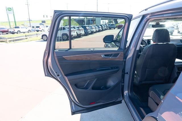 2026 Volkswagen Atlas SE w/Tech - Photo 14
