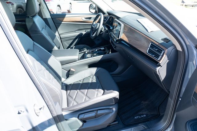 2026 Volkswagen Atlas SE w/Tech - Photo 42