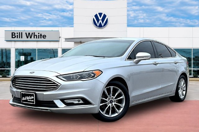 Used 2017 Ford Fusion SE Sedan