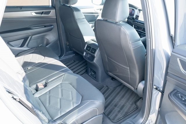 2026 Volkswagen Atlas Cross Sport SE w/Tech - Photo 40