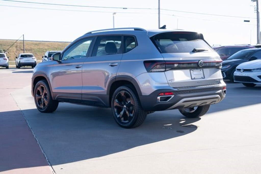 New 2026 Volkswagen Taos 1.5T SEL SUV