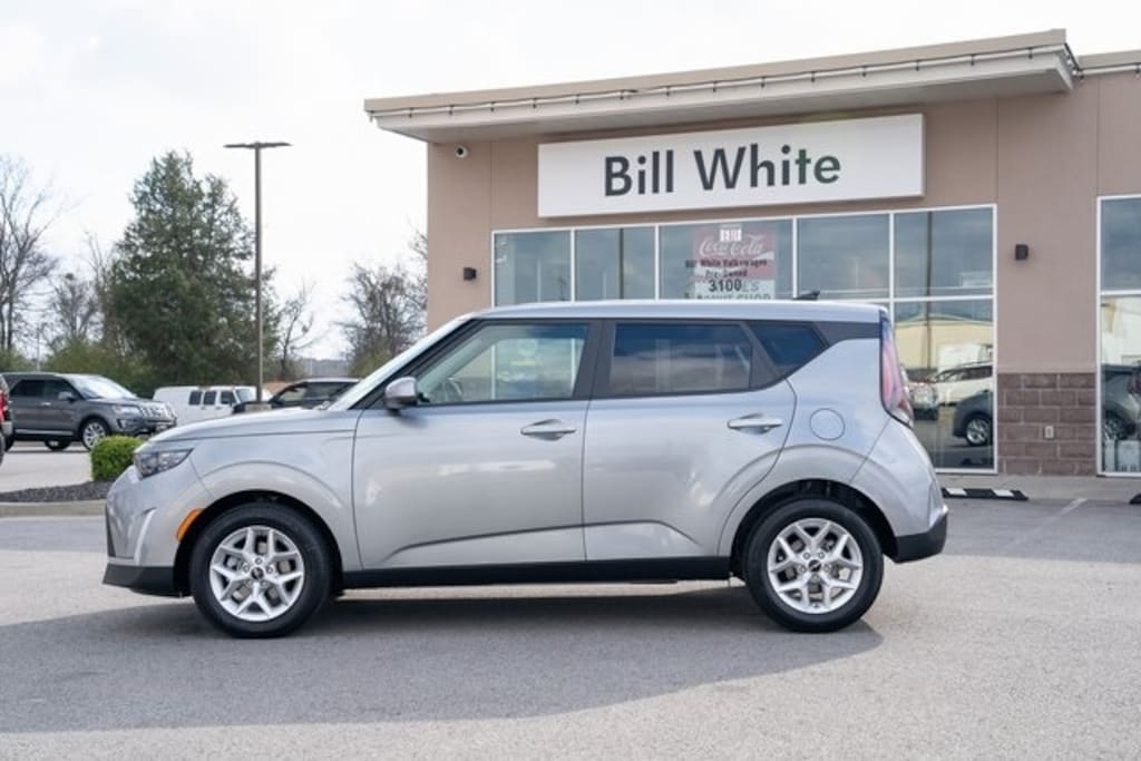 Used 2024 Kia Soul LX Hatchback
