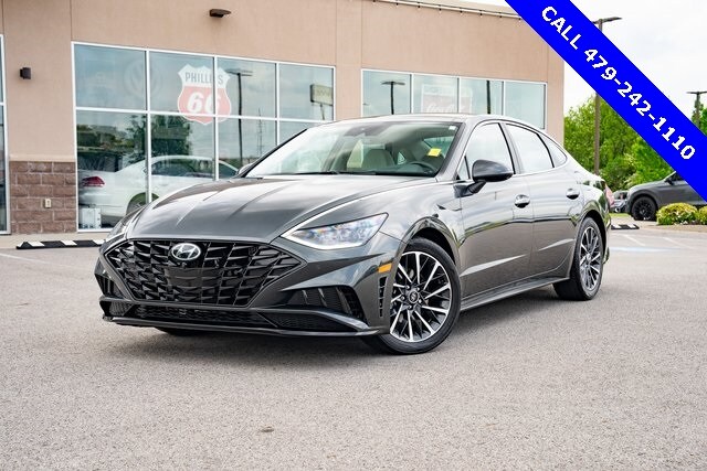 2023 Hyundai Sonata Limited photo 2
