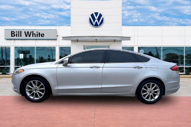 Used 2017 Ford Fusion SE Sedan