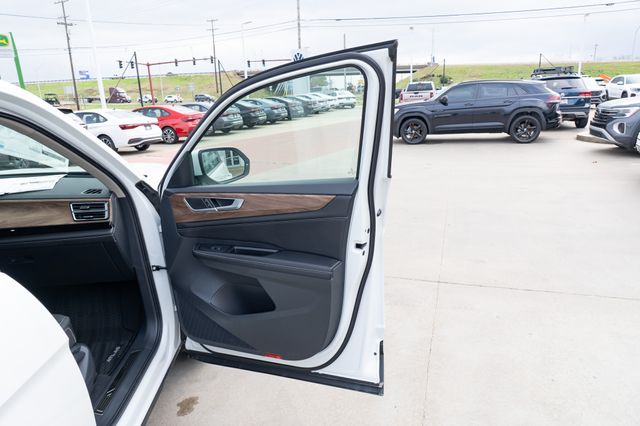 2026 Volkswagen Atlas SE w/Tech - Photo 15