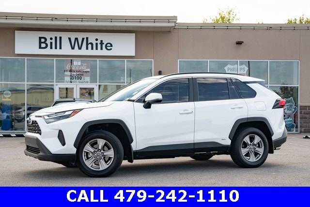 2022 Toyota RAV4 XLE's photo
