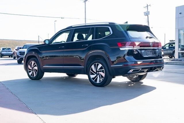 2025 Volkswagen Atlas SEL photo 4