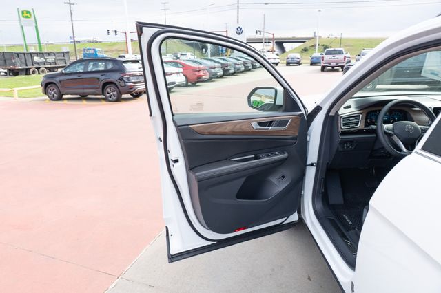 2026 Volkswagen Atlas SE w/Tech - Photo 11
