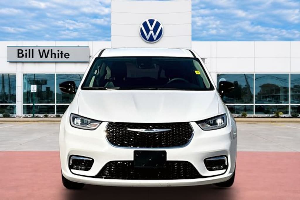 Used 2024 Chrysler Pacifica Touring L Van Passenger Van