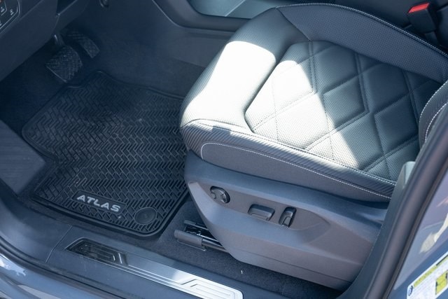 2026 Volkswagen Atlas Cross Sport SE w/Tech - Photo 30