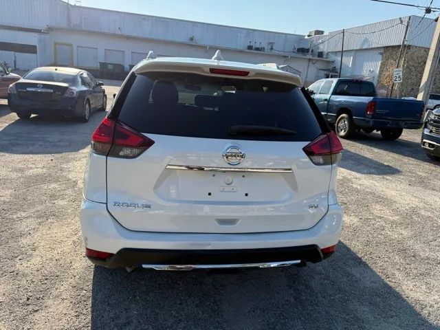 2018 Nissan Rogue SV photo 4
