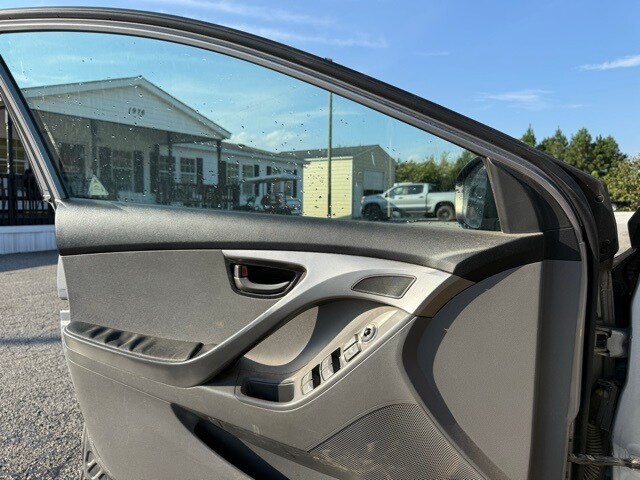 2013 Hyundai Elantra GLS Limited GS SE Tech photo 3