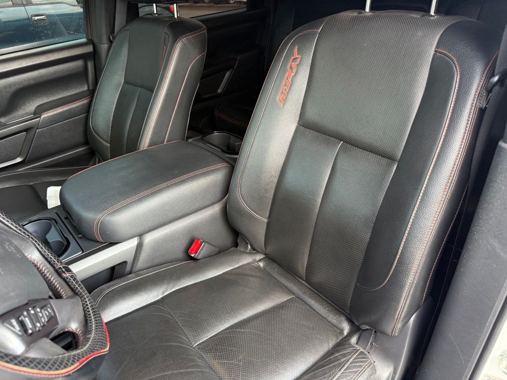 2022 Nissan Titan PRO-4X - Photo 8