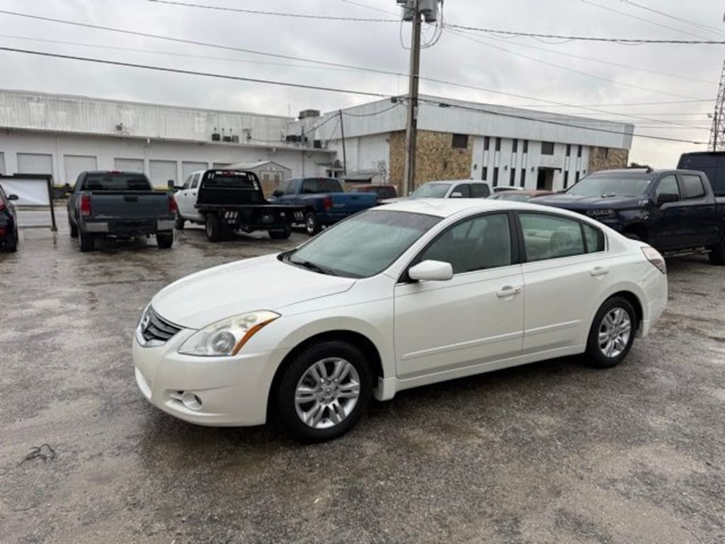 Used 2010 Nissan Altima 2.5 S Sedan