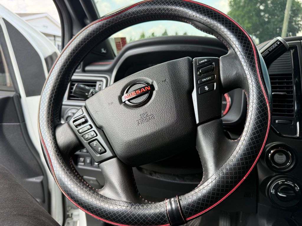 2022 Nissan Titan PRO-4X - Photo 11