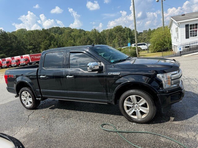2018 Ford F-150 Platinum photo 2