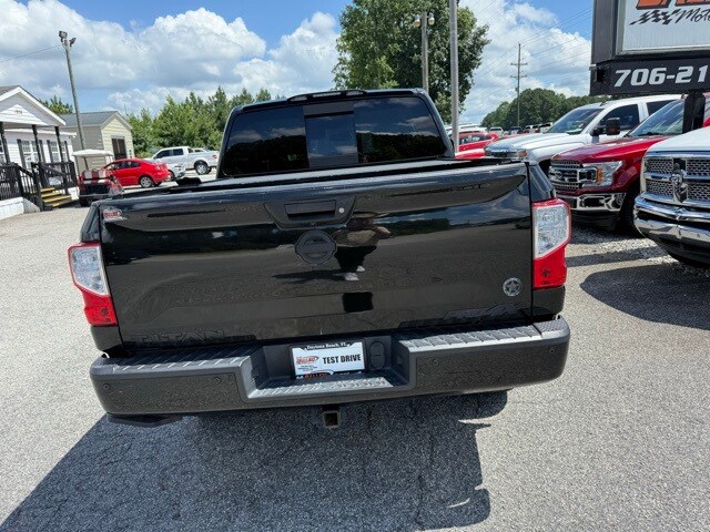 2018 Nissan Titan PRO-4X photo 4