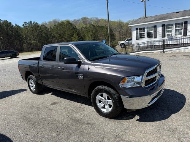 2021 Ram 1500 Classic SLT photo 3