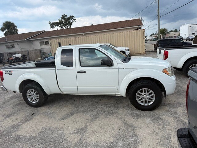 2014 Nissan Frontier SV photo 3