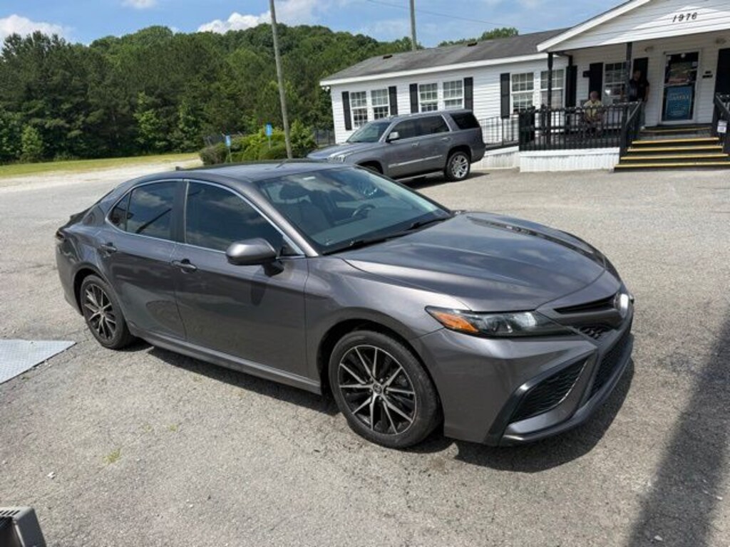 Used 2021 Toyota Camry SE Sedan