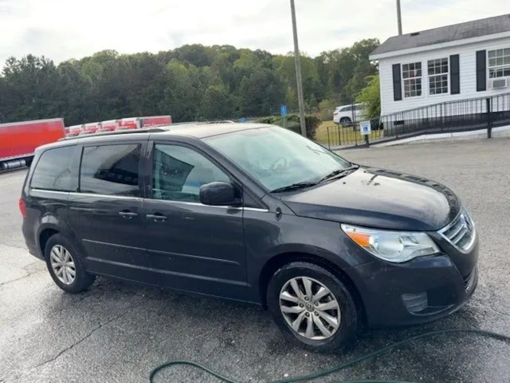 Used 2012 Volkswagen Routan SE Van Passenger Van