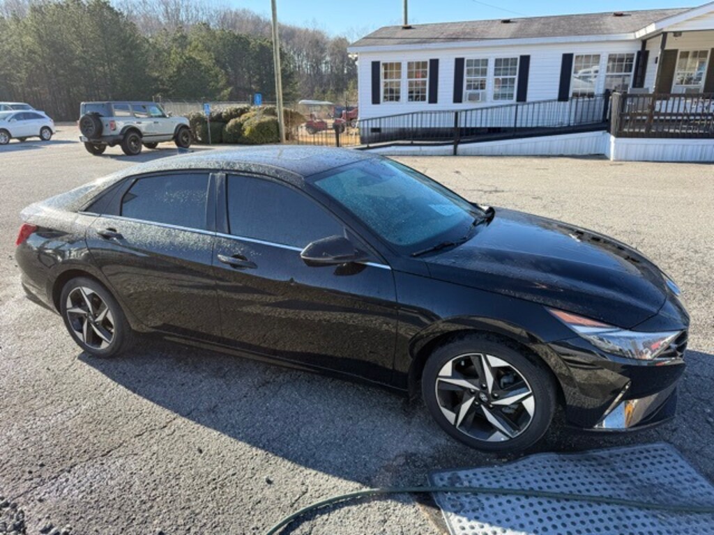 Used 2022 Hyundai Elantra Limited Sedan