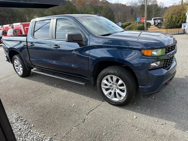 2021 Chevrolet Silverado Custom photo 3