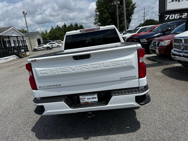 2022 Chevrolet Silverado 1500 Custom photo 2