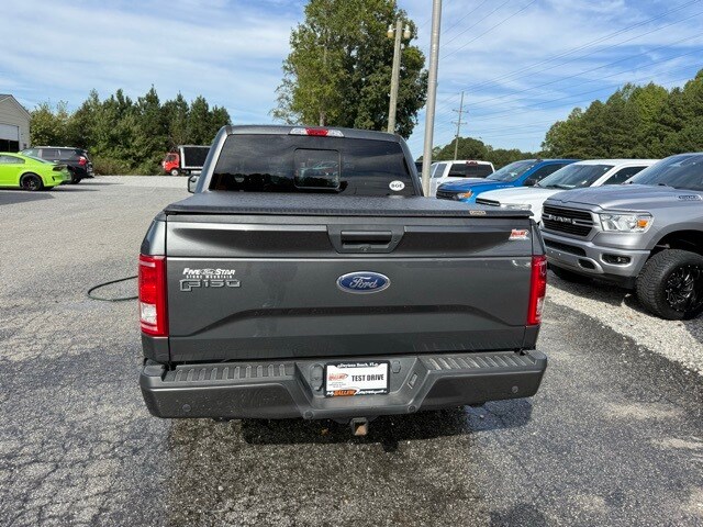 2017 Ford F-150 XLT photo 2