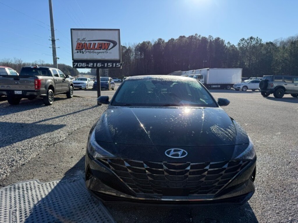 Used 2022 Hyundai Elantra Limited Sedan