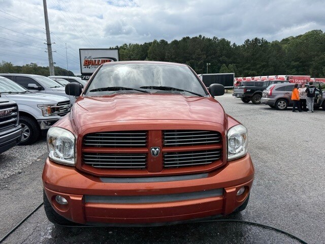 2008 Dodge Ram SLT photo 2