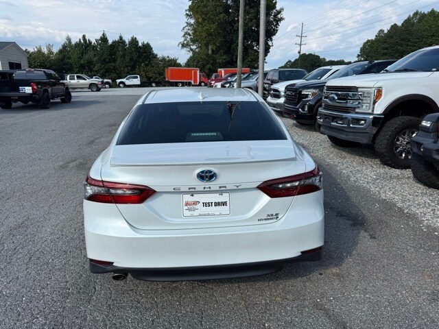2022 Toyota Camry XLE photo 3
