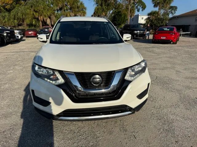 2018 Nissan Rogue SV photo 2