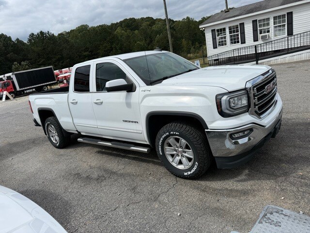 2017 Gmc Sierra 1500 SLE photo 3