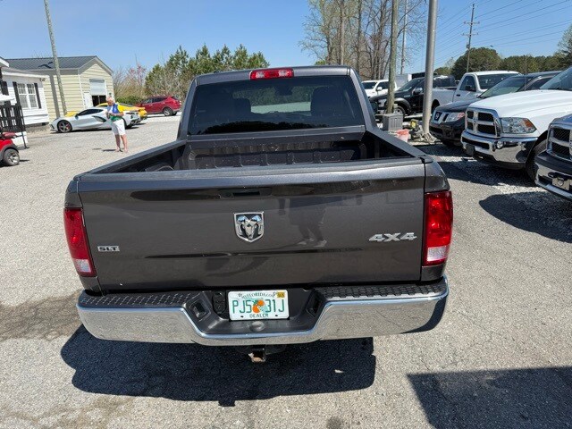 2021 Ram 1500 Classic SLT photo 4