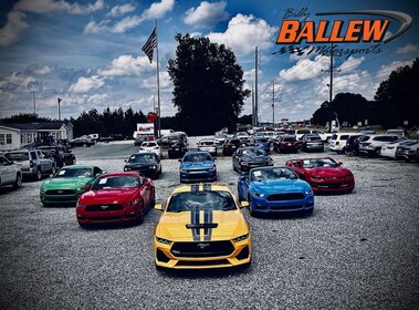 Staff member Billy Ballew Motorsports - Friendly Staff from 3ae1eb76118e