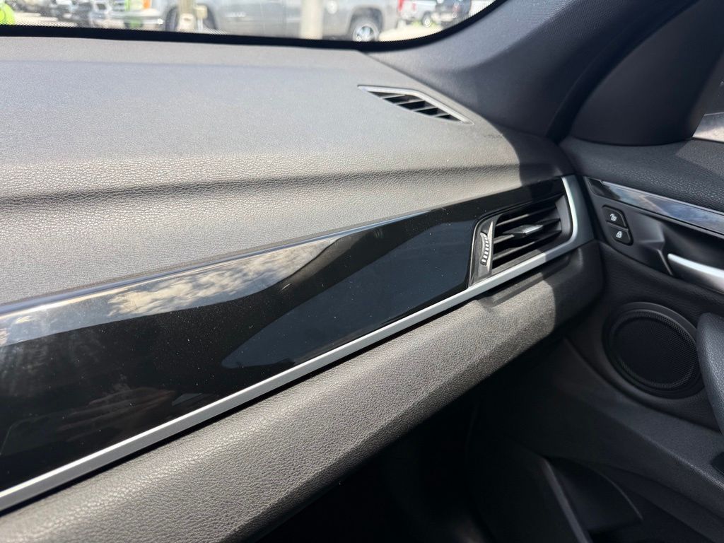 2018 BMW X1 28i - Photo 9
