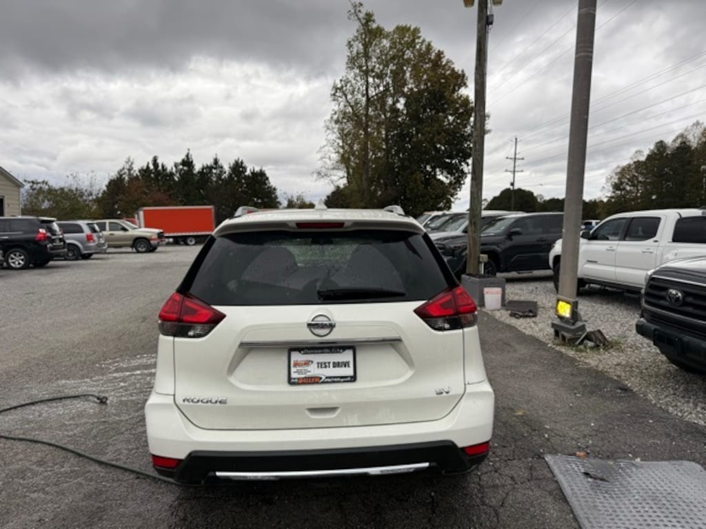Used 2017 Nissan Rogue SV SUV