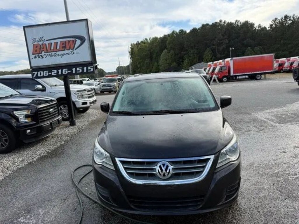 Used 2012 Volkswagen Routan SE Van Passenger Van