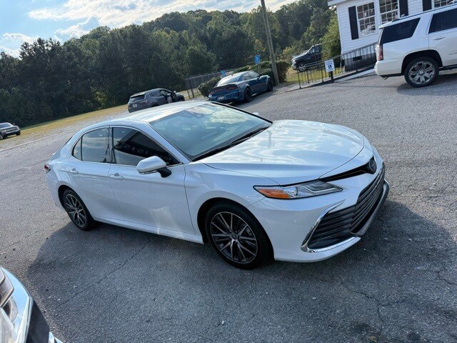 2022 Toyota Camry XLE photo 2