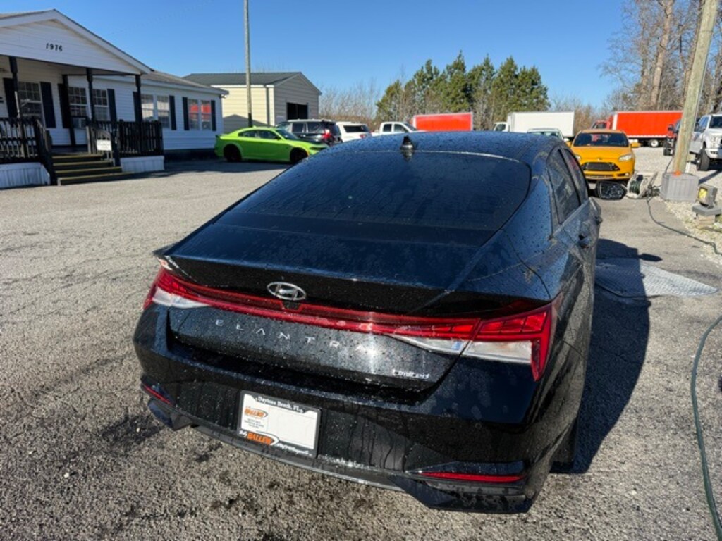 Used 2022 Hyundai Elantra Limited Sedan