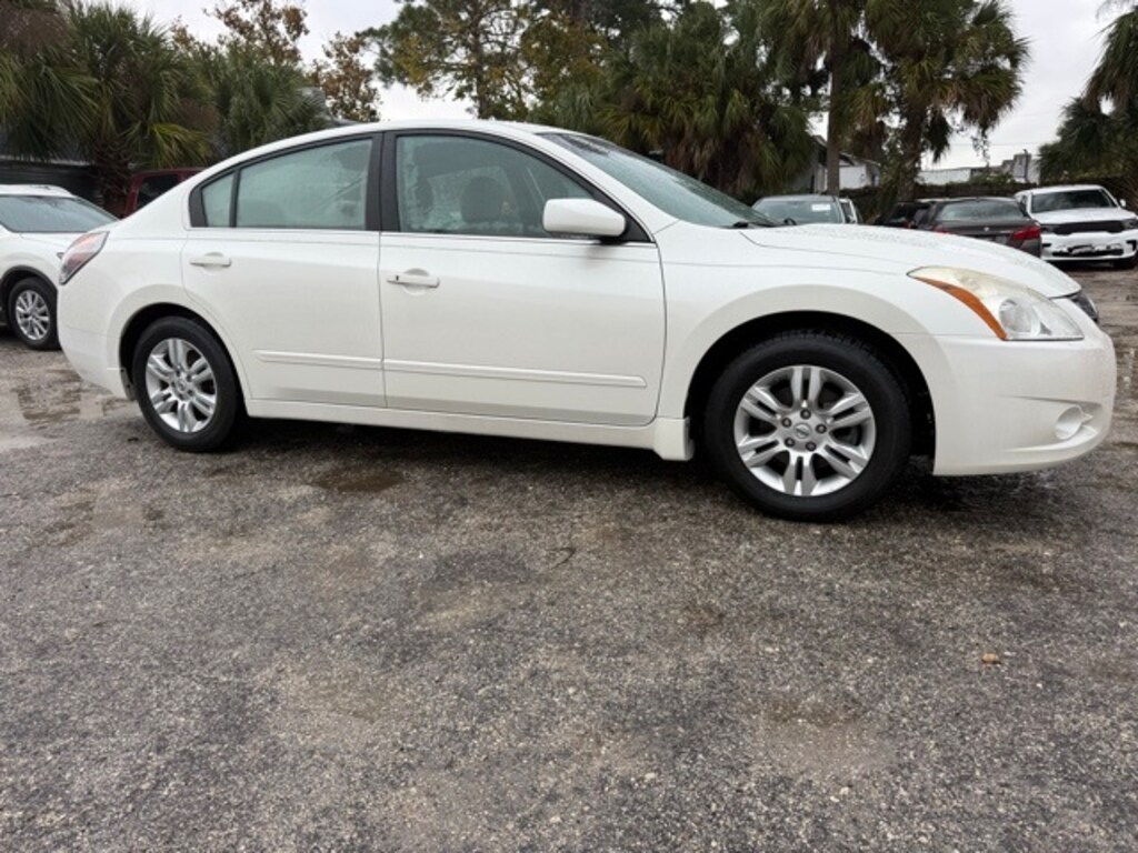 Used 2010 Nissan Altima 2.5 S Sedan
