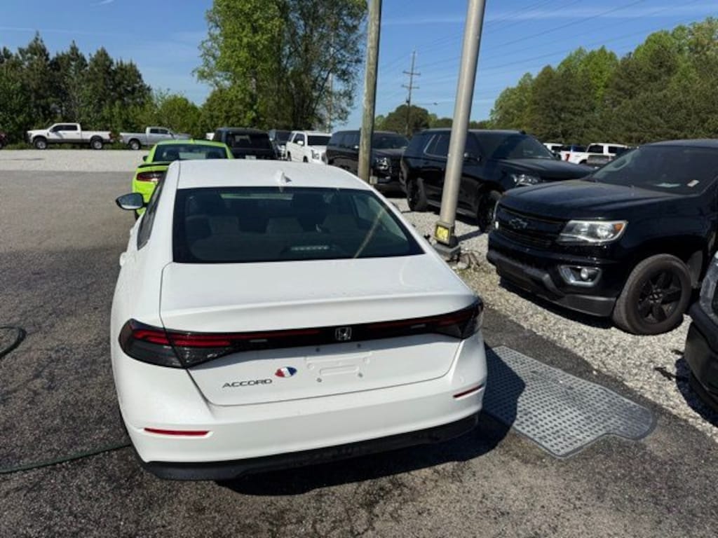 Used 2024 Honda Accord EX Sedan